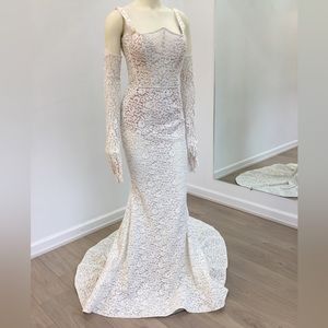BERTA PRIVEE SAMPLE SALE!! 24-P06 Wedding Gown